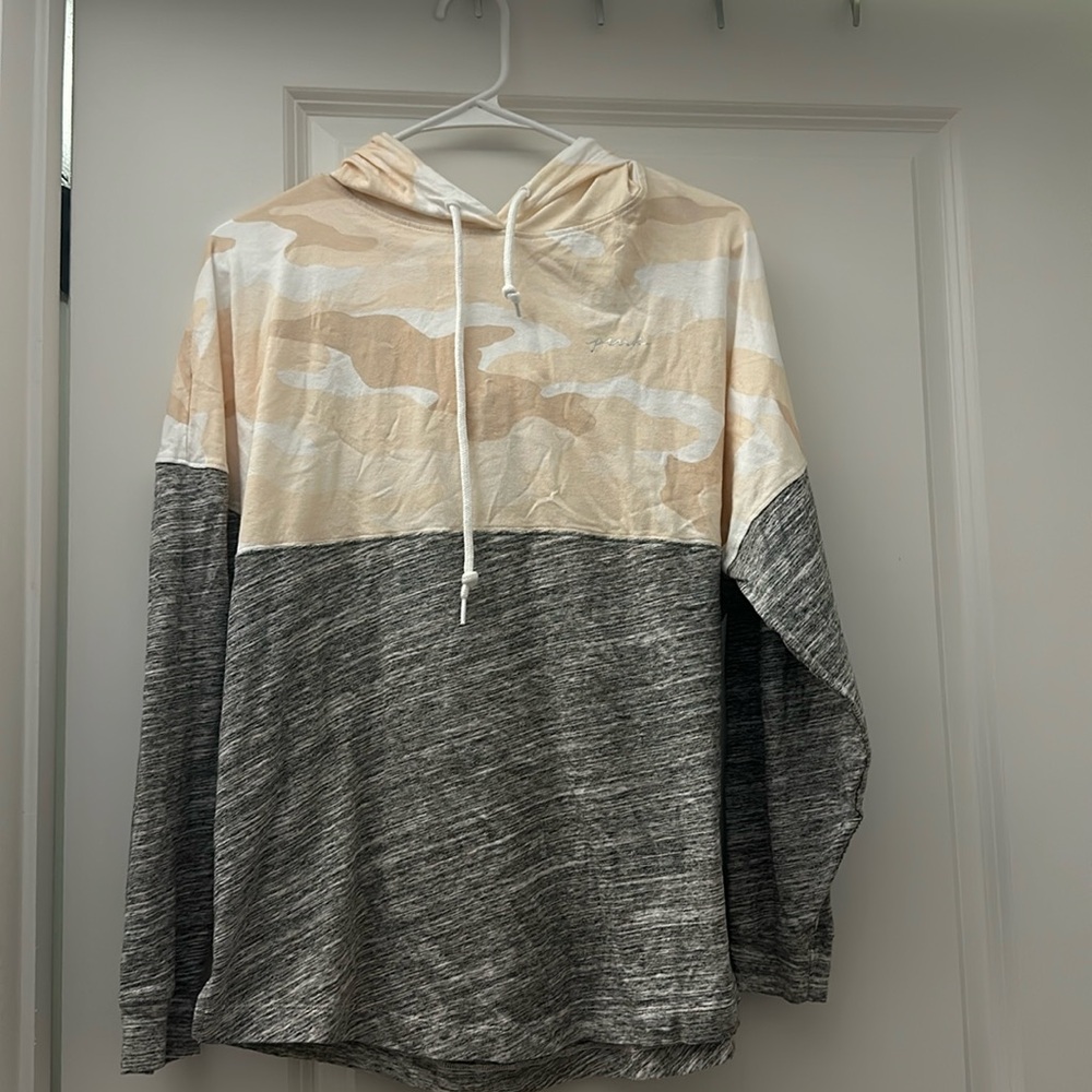 VS Pink camo long sleeve hoodie top